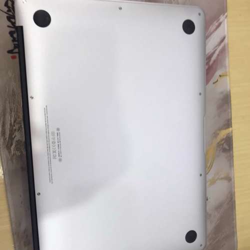 Apple MacBook Air 13寸 筆記型電腦，256G 固態硬盤，輕巧薄身！