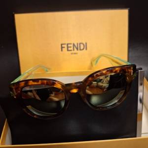 FENDI 貓眼太陽眼鏡