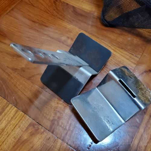 舖頭玻璃門外加鎖具