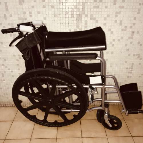 全新輪椅