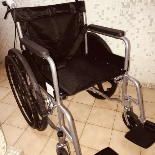 全新輪椅