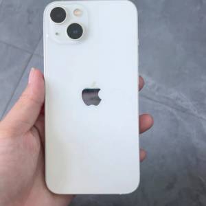 Apple iPhone 13 512G， 6.1寸大螢幕，電池效能80 ％，功能全部正常運作，已貼貴價...
