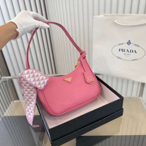 Prada Hobo腋下包
