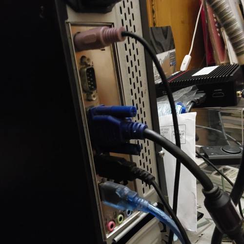 桌上型電腦(華碩底板)window 7