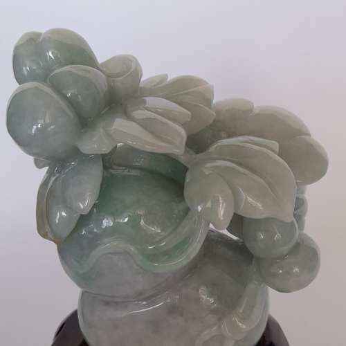 翡翠A玉幸運葫蘆雕刻上一大三小葫蘆擺件。玉尺碼4x3寸，重440克gram，有色飄綠，圓...