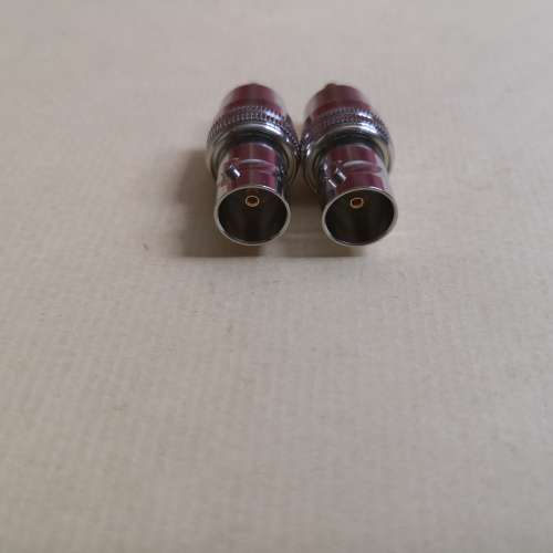 日本Canare RCA-BNC 鍍金轉換插頭一對