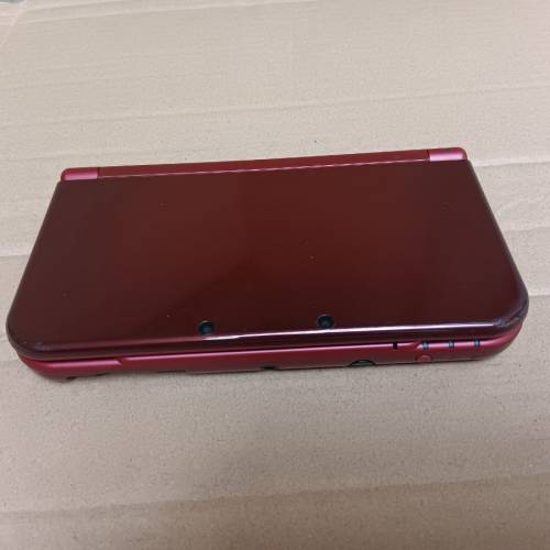 Nintendo New 3DS LL 遊戲機。