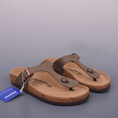 Birkenstock 人字拖鞋 棕色 size：35 36 37 38 39 40 41 45 43 44 45(偏大一碼)