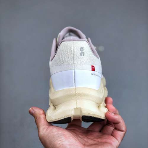 ON Cloudtilt 輕量透氣運動休閒跑鞋 size：36-46