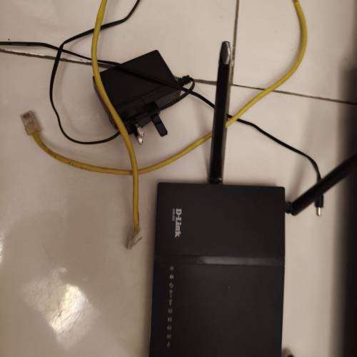 D-Link DIR-825 型號為 DIR-825