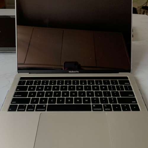 Apple MacBook Pro 2019 13" inch i5 8gb with Touch Bar
