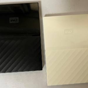 USB 3.0 外置硬碟 1 TB x 2