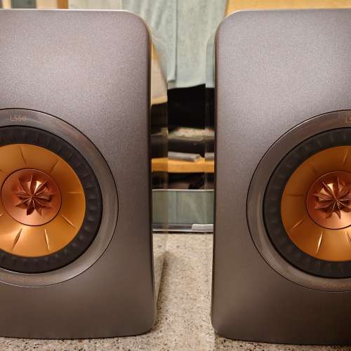 Kef LS50 喇叭