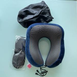 Neck pillow + eye mask + pair of earplugs頸枕+ 眼罩+耳塞一對