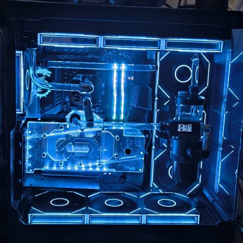 可議9800x3d 7900xt 18tb頂級分體水電腦 自組水