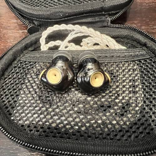 港行 meze advar旗艦單動圈