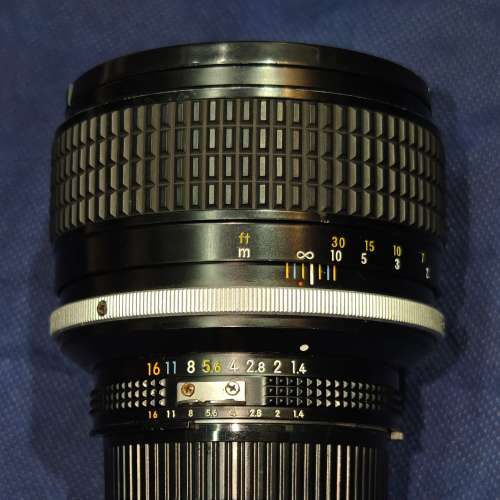 Nikon 85/1.4 AIS