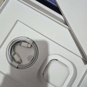 全新iPad air7 原厰跟機快速充電器一套,亦適合IPhone 15.IPHONE 16全系列