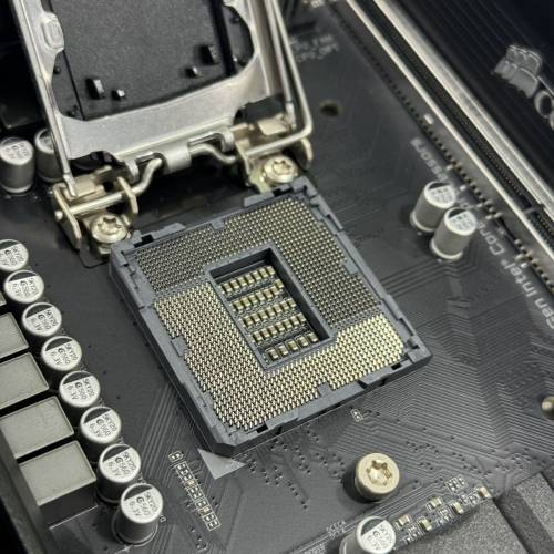 Corsair 16g DDR4 + Gigabyte Z390 AORUS ELITE底板