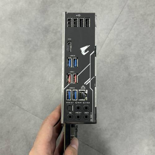 Corsair 16g DDR4 + Gigabyte Z390 AORUS ELITE底板