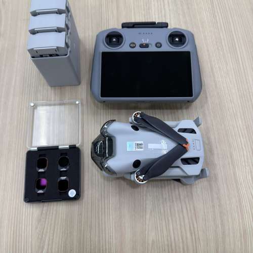 DJI Mini 4 Pro 暢飛套裝(3電連Charger+帶屏遙控器+單肩包)