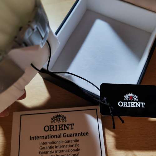 全新  F6機械芯 藍寶石玻璃 (RA-AC0R02L30B) (100% new)