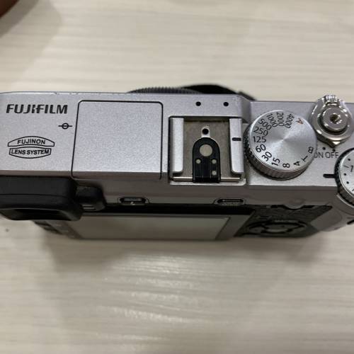 Fujifilm XE1銀機連原廠皮套