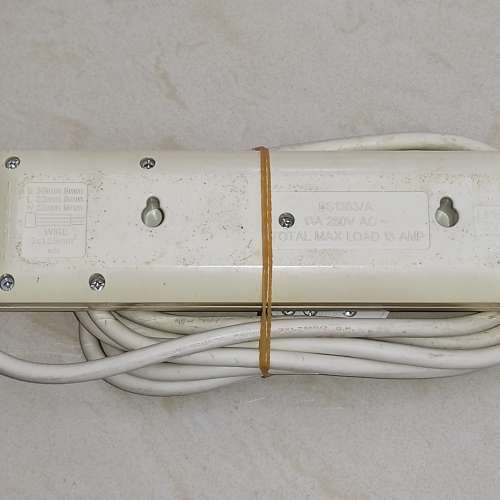 CLIPSAL 奇勝 3位獨立指示燈開關拖板 總長328cm