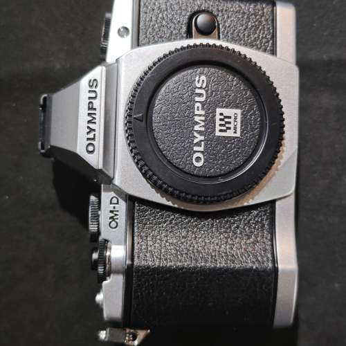 olympus EM5 奧林巴斯 E-M5 99%new 跟2電一充連肩帶 冇閃燈 功能性能顯示操作正常 ...