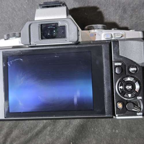 olympus EM5 奧林巴斯 E-M5 99%new 跟2電一充連肩帶 冇閃燈 功能性能顯示操作正常 ...