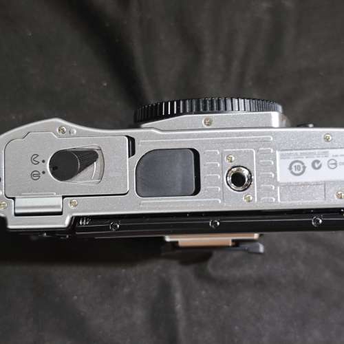 olympus EM5 奧林巴斯 E-M5 99%new 跟2電一充連肩帶 冇閃燈 功能性能顯示操作正常 ...
