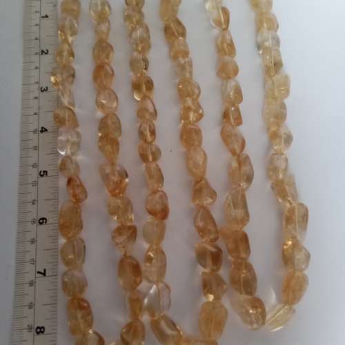 一手三條天然A級黃晶隨形頸鏈，16寸，三條共售300元，單一條150元。no.B4.8.25.