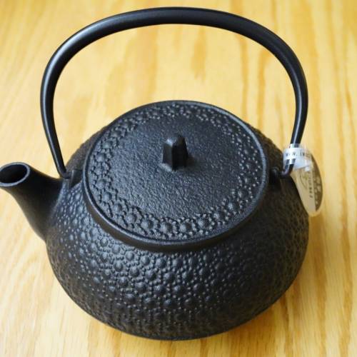日本製 岩鋳 Iwachu 鉄瓶兼用急須 新龜甲 0.65L 黑色