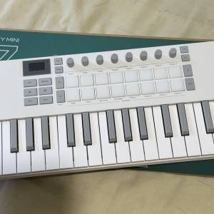 Novation Launchkey Mini 37 MK4 White