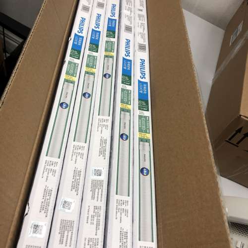 Philips T8 LED 光管一套 (長度：24" 及 48") 共95支