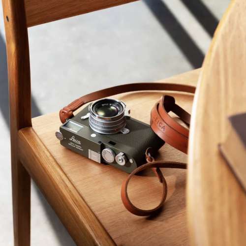 || Brand New Leica Leather Carrying Strap with Shoulder Pad - Cognac / 18559 ||