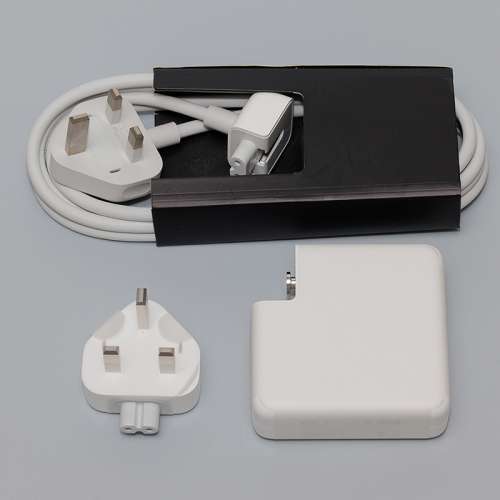 Apple MacBook Pro 96W USB-C Power Adapter 連 Power Adapter Extension Cable
