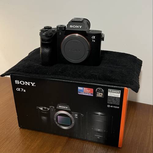Sony A7iii  body / 50mm f1.8