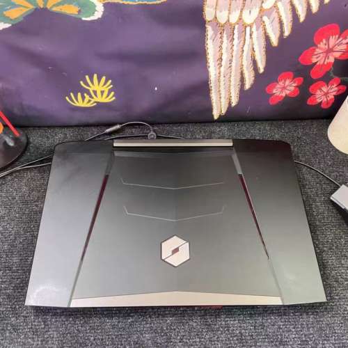 ．．i7處理器 ….16GB 記憶體2TB SSD固態硬， 4g獨顯 80多萬魯大師 功能硬件完好 多...