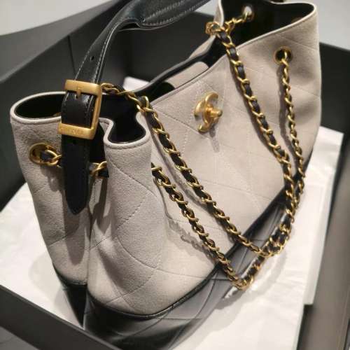 CHANEL 25A手作坊麂皮紋HOBO購物袋