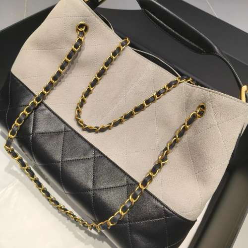 CHANEL 25A手作坊麂皮紋HOBO購物袋