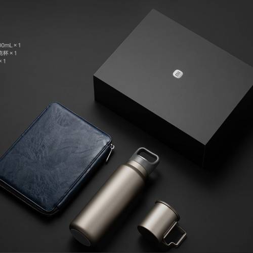小米悅享禮盒（包含純鈦Ti保溫杯500mL、純鈦Ti馬克杯200mL、 拉鏈筆記本）（全新未...