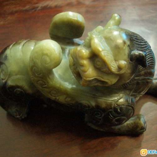 好難得 有"墨綠二色"！舊朝代帝皇台上的辟邪聖物！舊玉石 !