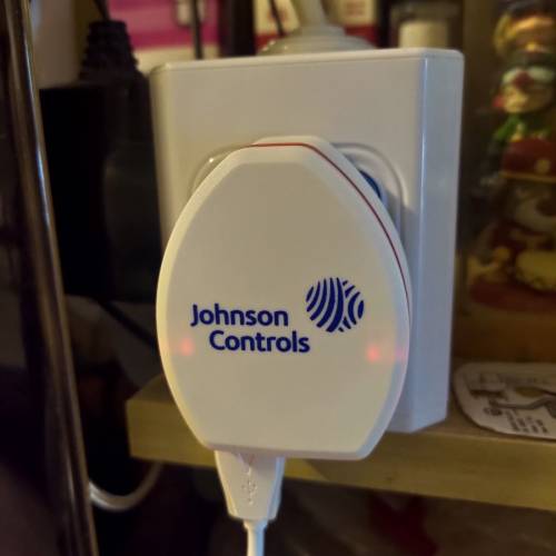 歐盟及美國標準認證多功能旅行萬能插蘇(travel adaptor)