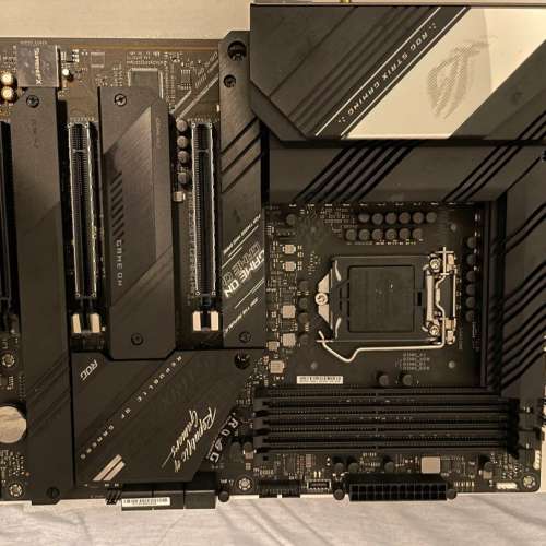 ASUS ROG Strix Z590-F Gaming WiFi 底板