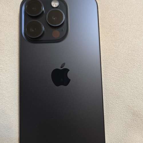 iPhone 15 Pro 128GB 外觀近99%新淨 香港行貨，原裝無維修過，電池94%無碰撞無花
