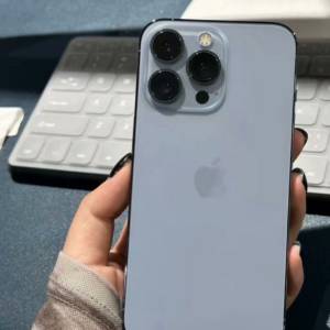 iPhone 13pro max 256gb,港行雙卡極新，有盒有線有機殼！