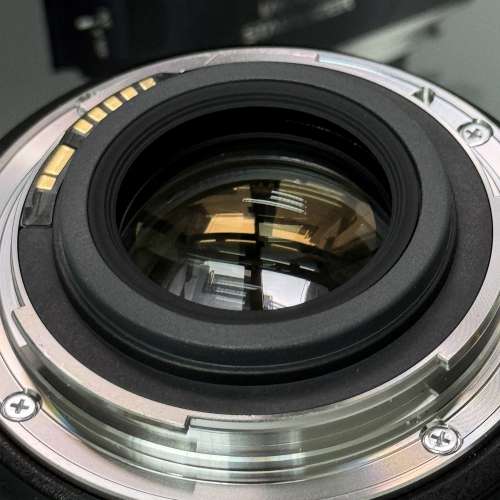 Canon EF-S 17-55mm f/2.8 IS USM, 95% New Condition. Full Set!