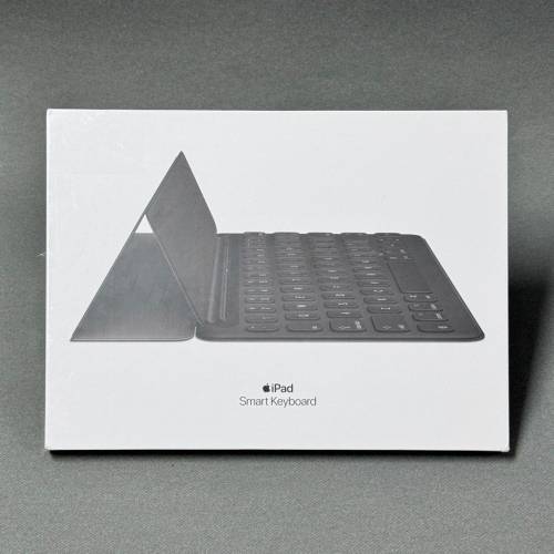 全新未開封 Apple iPad Smart Keyboard for iPad Gen 7/8/9 | iPad Air Gen 3