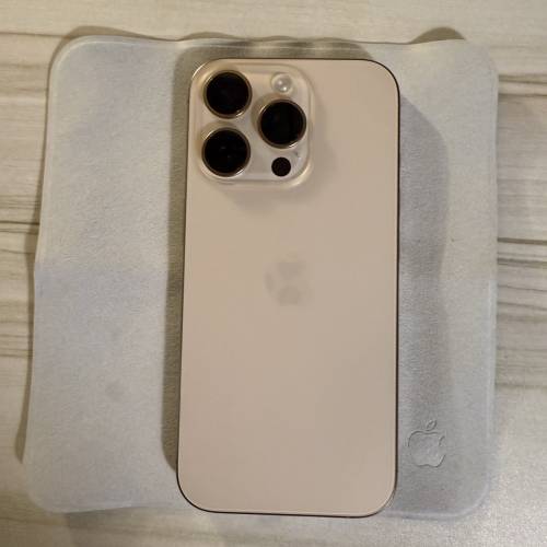 iPhone 16 Pro 256gb 沙漠鈦金色